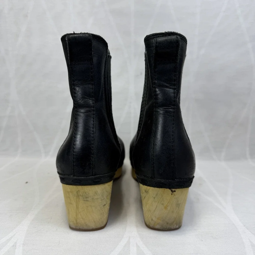 FRYE Odessa Chelsea Clog Boots Booties‎ Black Nubuck Leather Wood Heel Sz 7